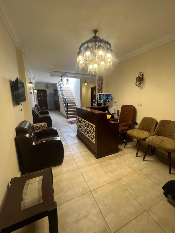 Bedouin Pyramids View Hotel Kafret el-Gabal Kültér fotó