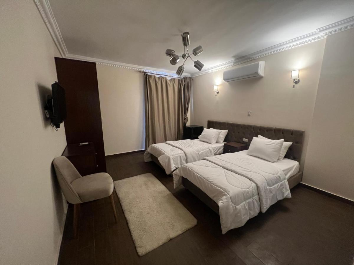 Bedouin Pyramids View Hotel Kafret el-Gabal Kültér fotó