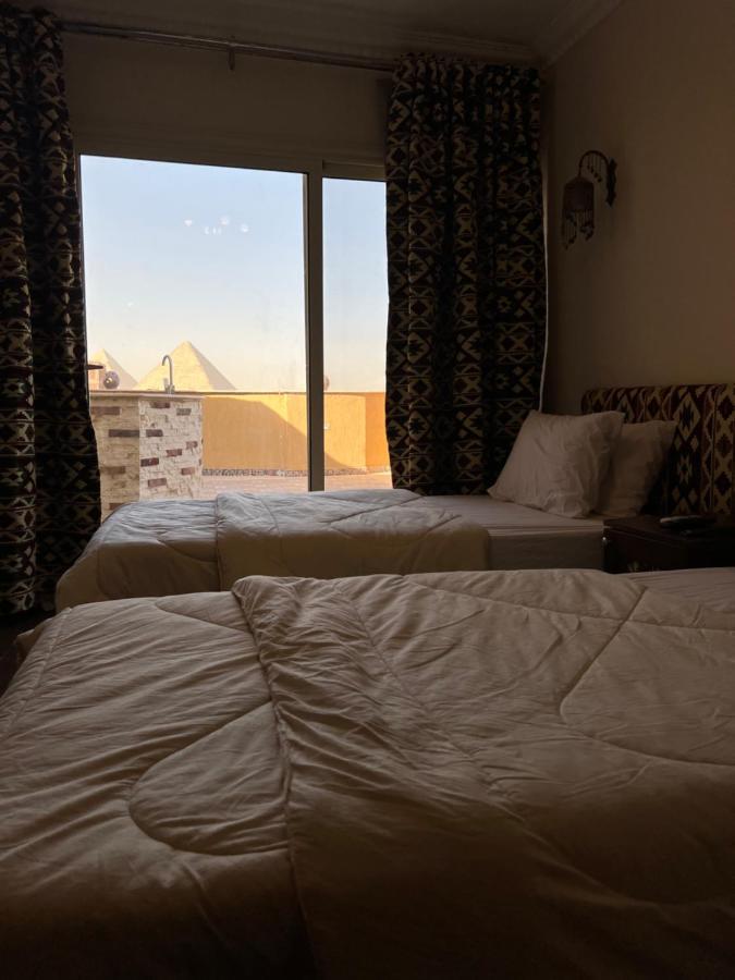 Bedouin Pyramids View Hotel Kafret el-Gabal Kültér fotó