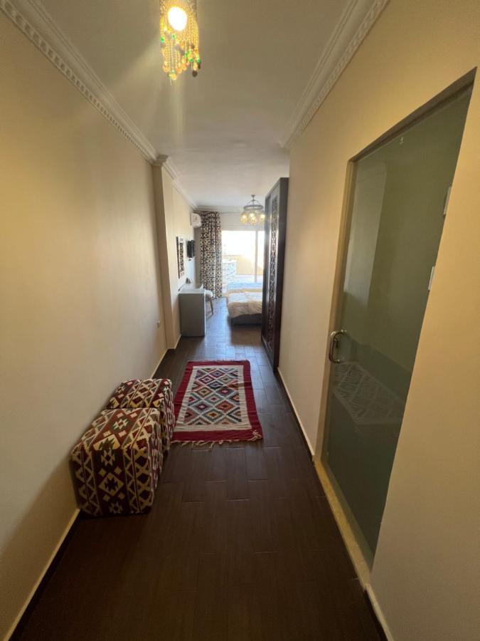 Bedouin Pyramids View Hotel Kafret el-Gabal Kültér fotó