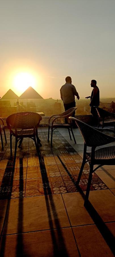 Bedouin Pyramids View Hotel Kafret el-Gabal Kültér fotó
