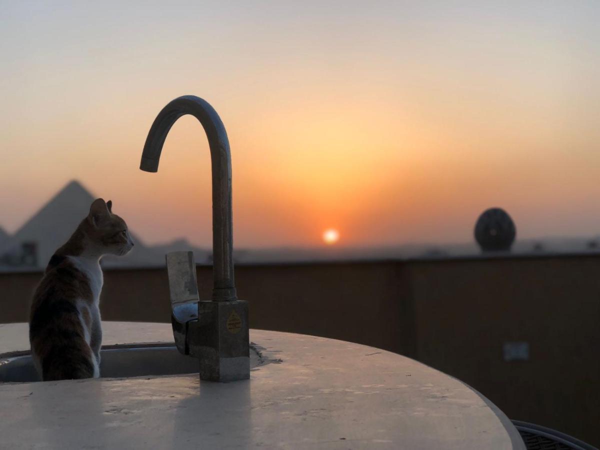 Bedouin Pyramids View Hotel Kafret el-Gabal Kültér fotó